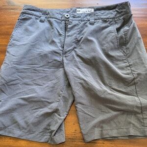 TravisMathew Men's Gray Flat Front Shorts size 32 golf shorts